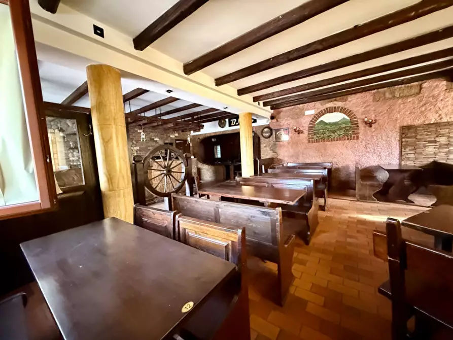 Immagine 11 di Negozio in affitto  in VIA ROMA a Sant'urbano