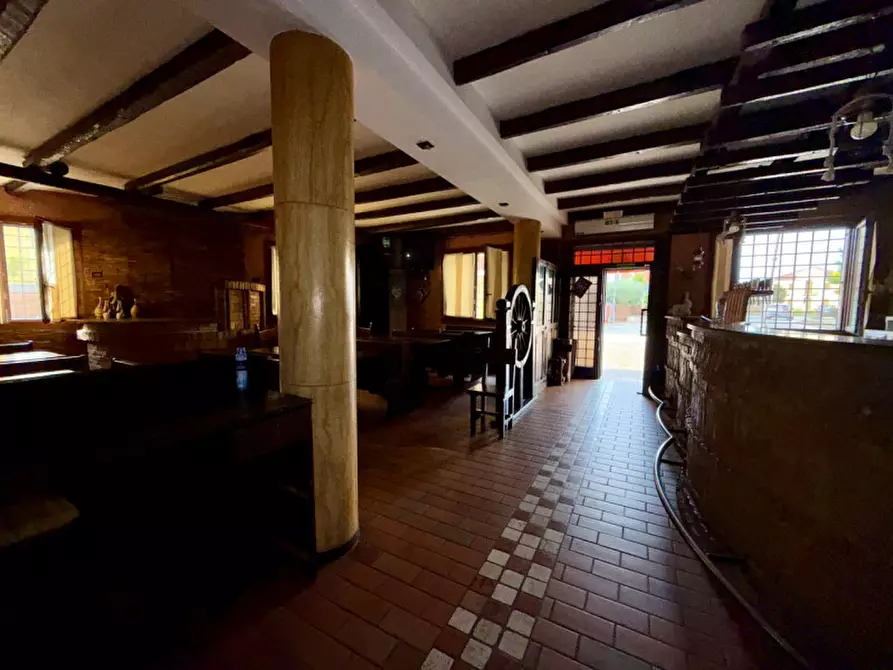 Immagine 14 di Negozio in affitto  in VIA ROMA a Sant'urbano