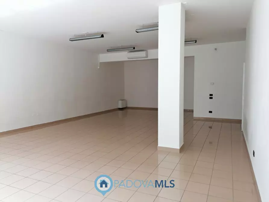 Immagine 3 di Negozio in affitto  in Via A. Gramsci, 75 a Cadoneghe