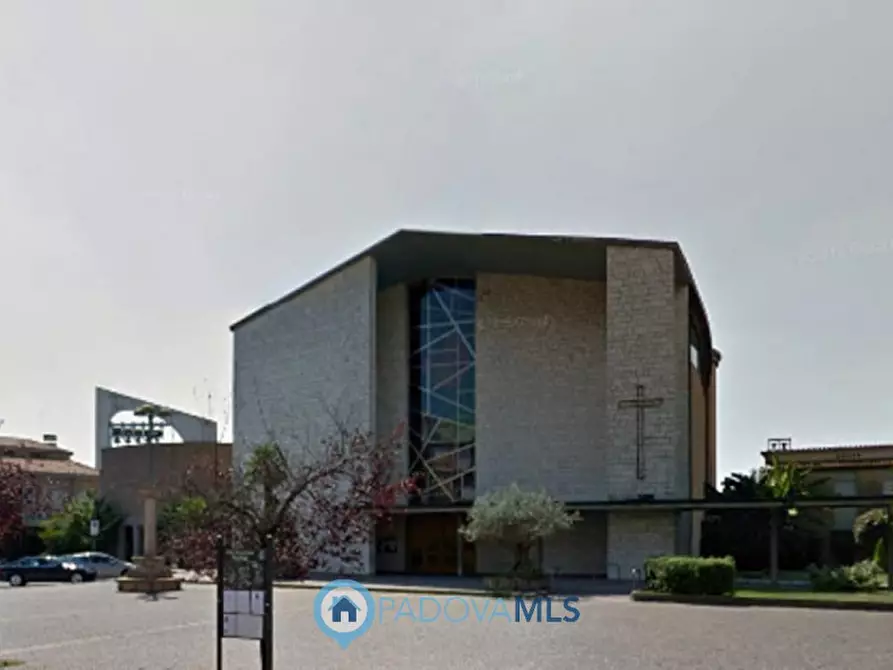 Immagine 1 di Negozio in vendita  in Via Alessandro Volta a Abano Terme