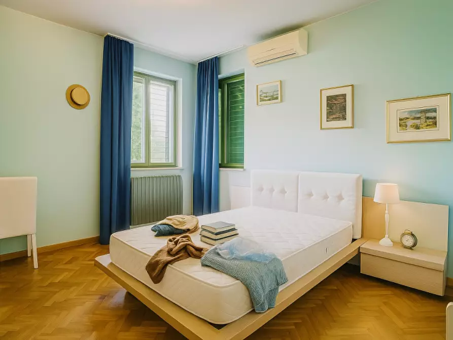 Immagine 18 di Villa in vendita  in Via Cesare Pavese a Pesaro