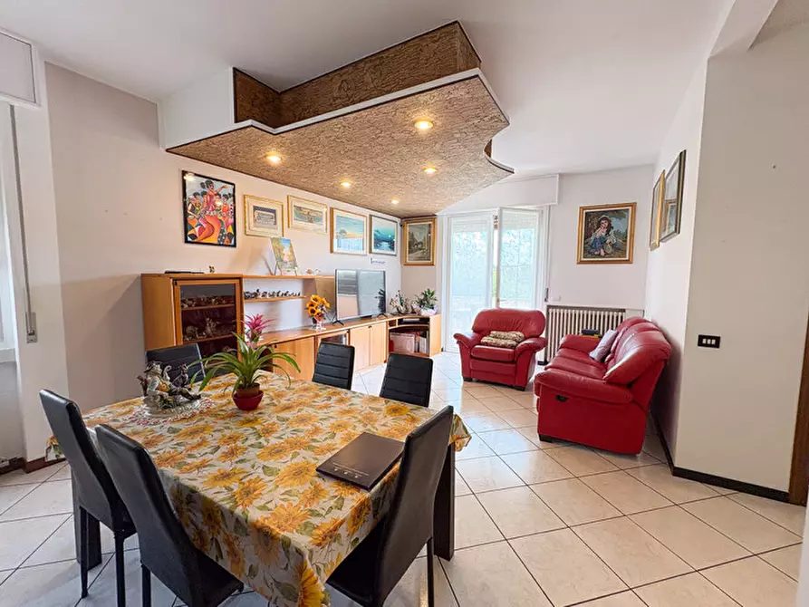 Immagine 9 di Casa trifamiliare in vendita  in Macherio Via Trento e Trieste 41 a Macherio