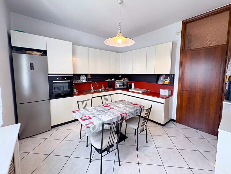 Immagine 15 di Casa trifamiliare in vendita  in Macherio Via Trento e Trieste 41 a Macherio