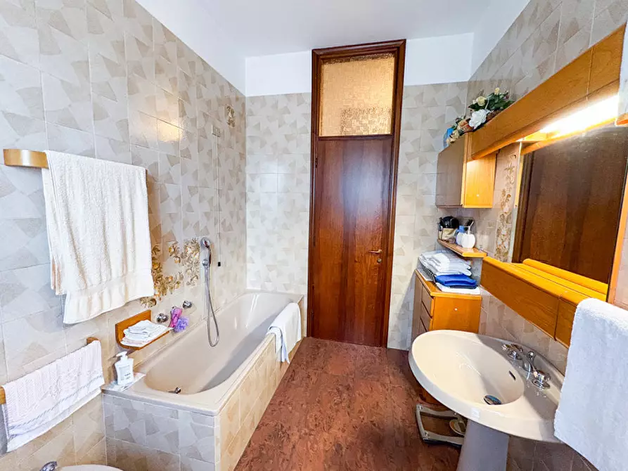 Immagine 27 di Casa trifamiliare in vendita  in Macherio Via Trento e Trieste 41 a Macherio