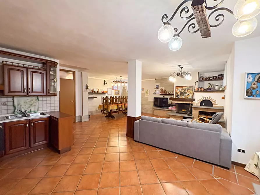 Immagine 30 di Casa trifamiliare in vendita  in Macherio Via Trento e Trieste 41 a Macherio