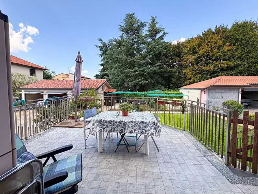 Immagine 40 di Casa trifamiliare in vendita  in Macherio Via Trento e Trieste 41 a Macherio