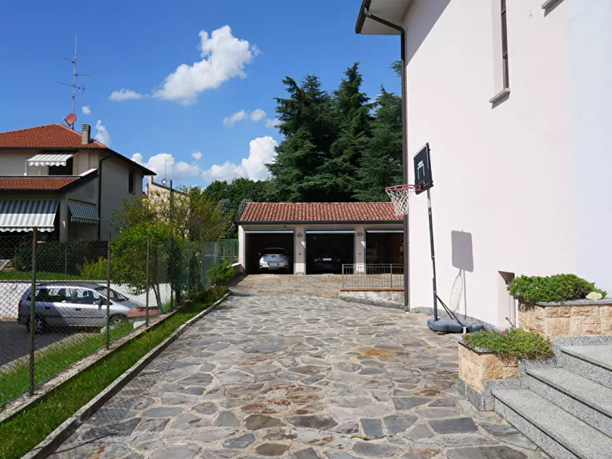 Immagine 61 di Casa trifamiliare in vendita  in Macherio Via Trento e Trieste 41 a Macherio