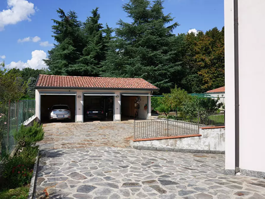 Immagine 62 di Casa trifamiliare in vendita  in Macherio Via Trento e Trieste 41 a Macherio