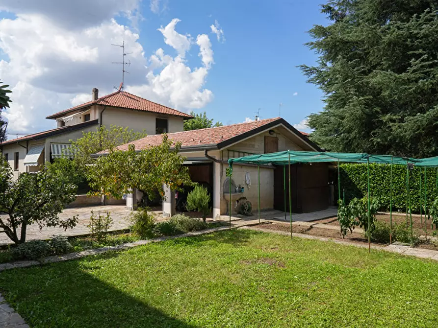 Immagine 69 di Casa trifamiliare in vendita  in Macherio Via Trento e Trieste 41 a Macherio