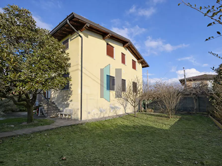 Immagine 3 di Villa in vendita  a Travagliato