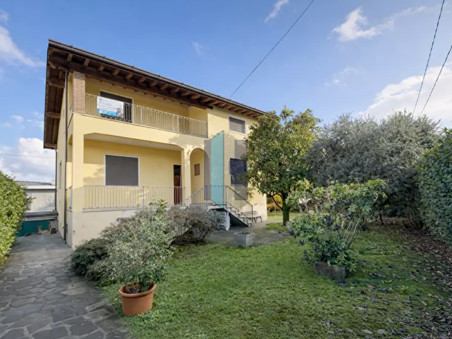 Immagine 4 di Villa in vendita  a Travagliato