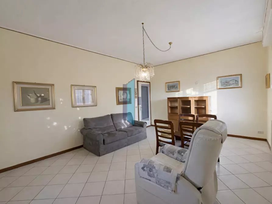 Immagine 6 di Villa in vendita  a Travagliato