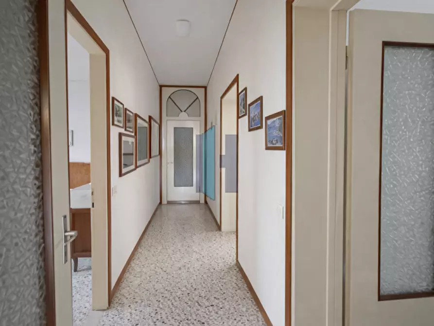 Immagine 11 di Villa in vendita  a Travagliato