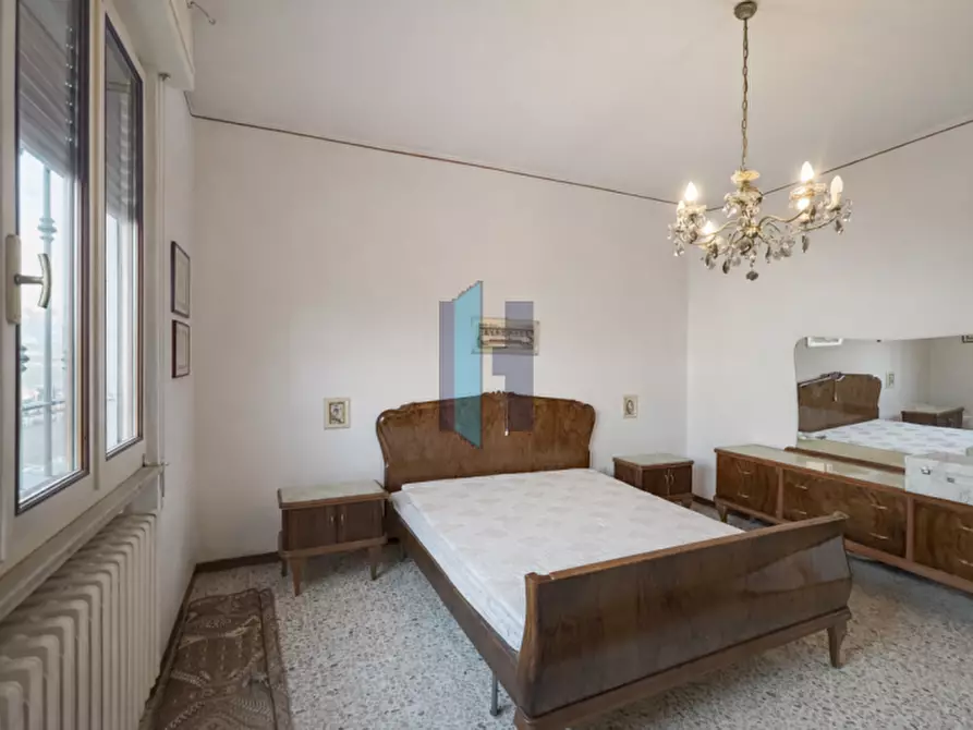 Immagine 15 di Villa in vendita  a Travagliato