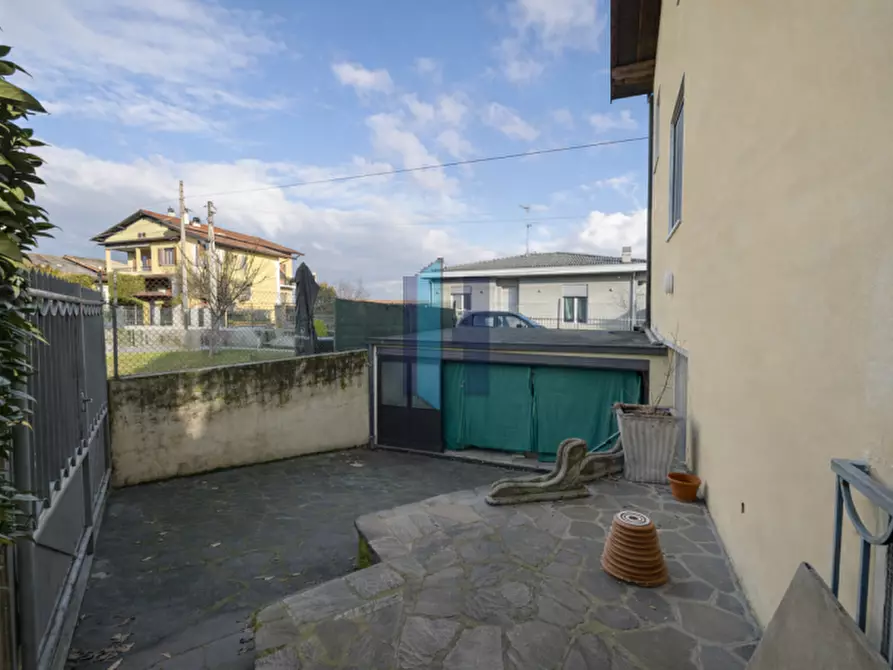 Immagine 17 di Villa in vendita  a Travagliato