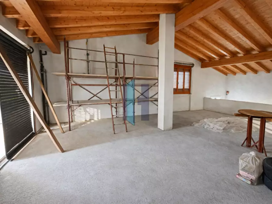 Immagine 25 di Villa in vendita  a Travagliato