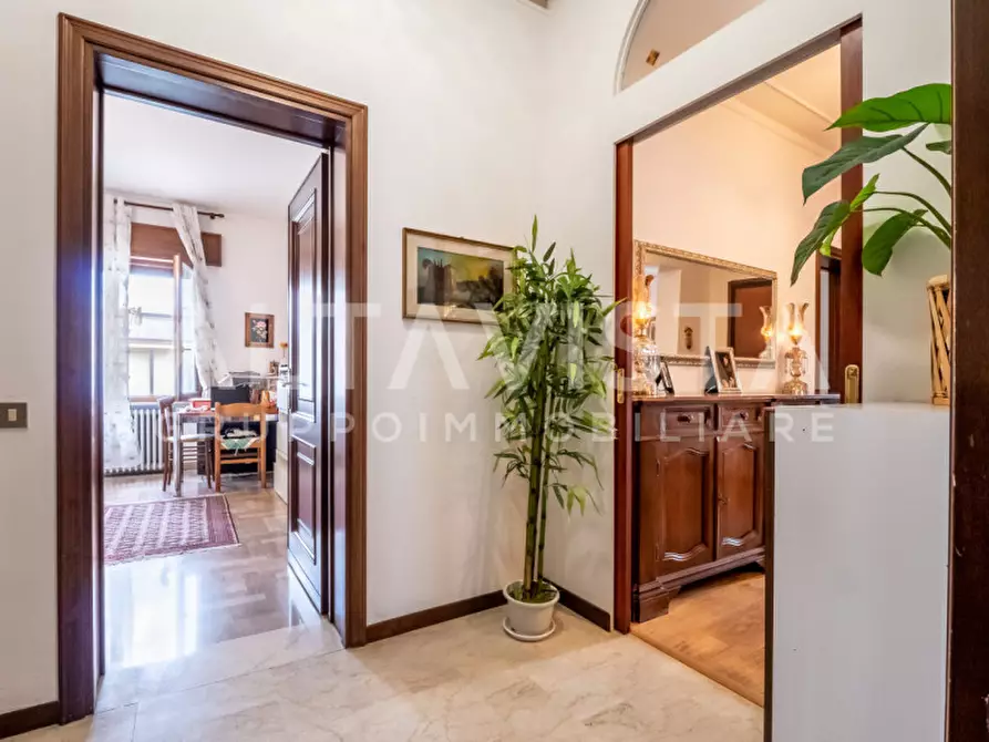 Immagine 21 di Appartamento in vendita  in Via Castellini a Rezzato