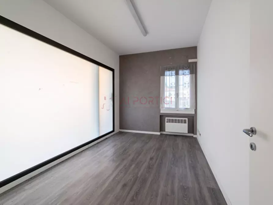 Immagine 1 di Negozio in vendita  in Via Alcide de Gasperi a Camponogara