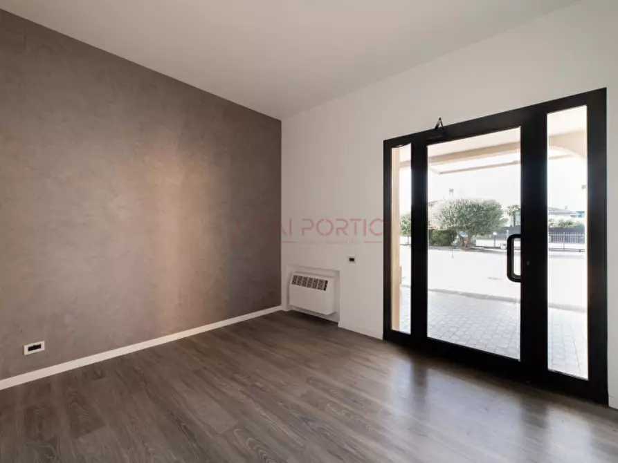 Immagine 4 di Negozio in vendita  in Via Alcide de Gasperi a Camponogara