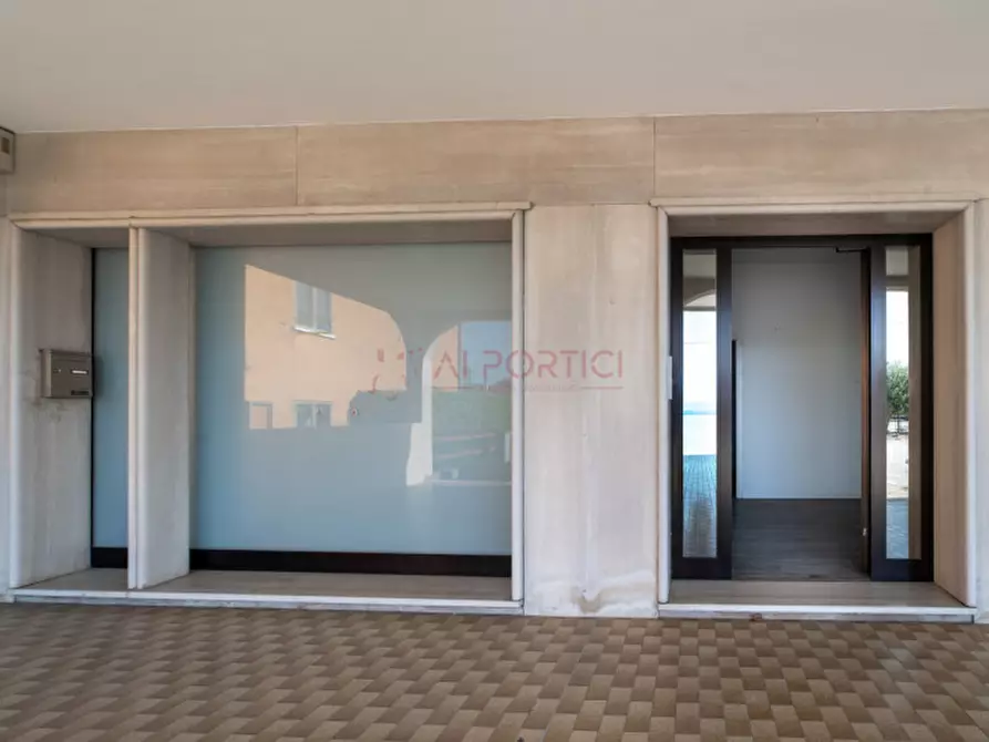 Immagine 13 di Negozio in vendita  in Via Alcide de Gasperi a Camponogara