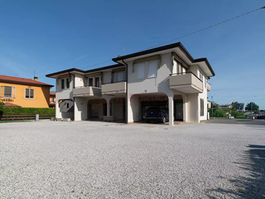 Immagine 16 di Negozio in vendita  in Via Alcide de Gasperi a Camponogara