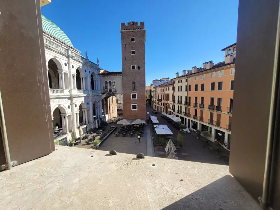 Immagine 5 di Appartamento in vendita  in PIAZZA ERBE a Vicenza