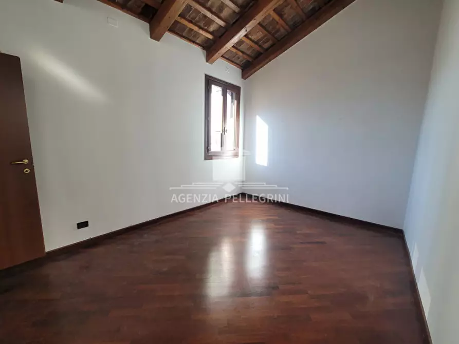 Immagine 5 di Appartamento in vendita  in PIAZZA ERBE a Vicenza