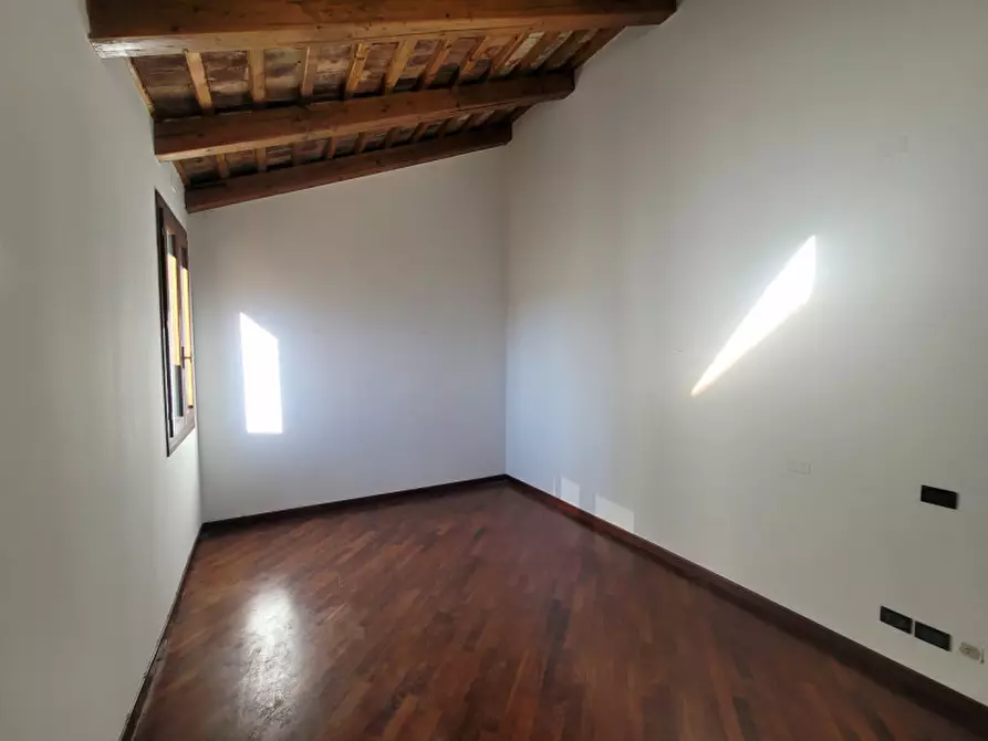 Immagine 6 di Appartamento in vendita  in PIAZZA ERBE a Vicenza