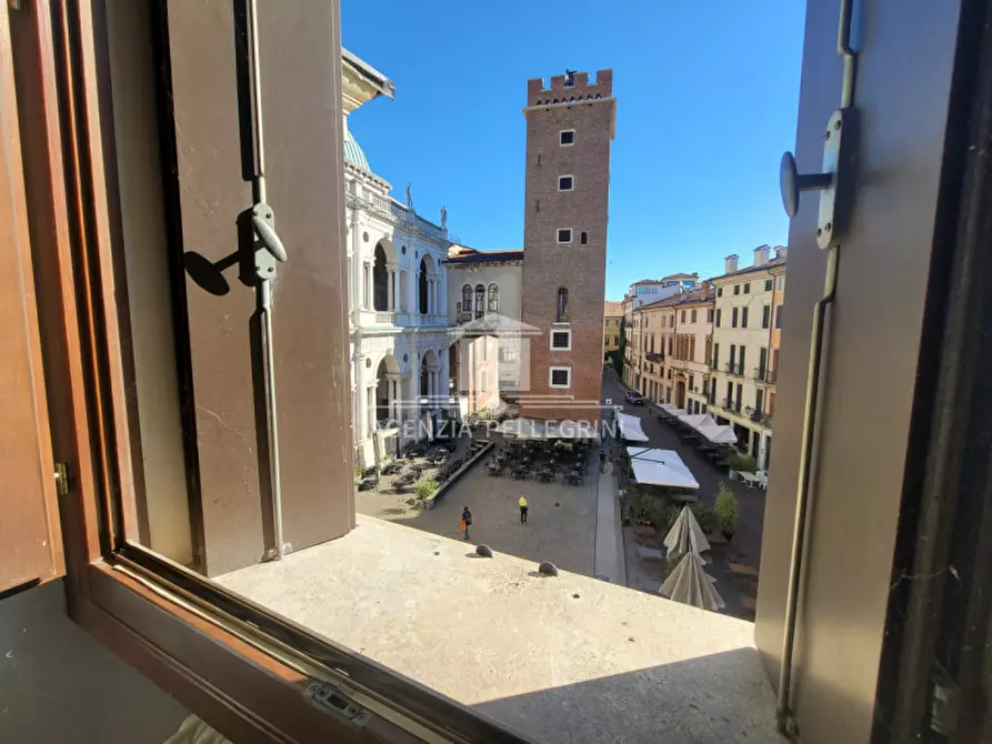Immagine 9 di Appartamento in vendita  in PIAZZA ERBE a Vicenza