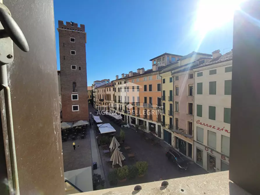 Immagine 17 di Appartamento in vendita  in PIAZZA ERBE a Vicenza