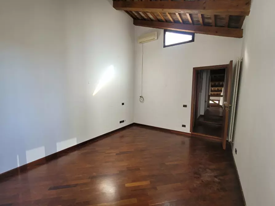 Immagine 17 di Appartamento in vendita  in PIAZZA ERBE a Vicenza