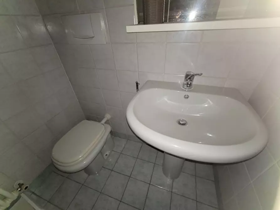 Immagine 19 di Appartamento in vendita  in PIAZZA ERBE a Vicenza