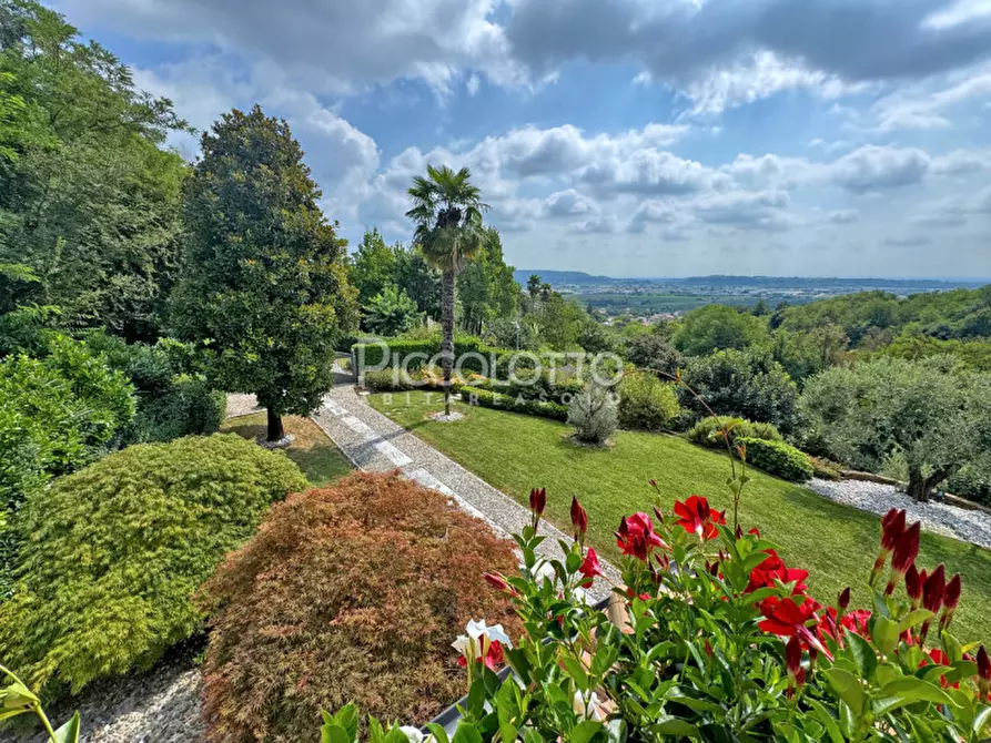 Immagine 2 di Villa in vendita  in via San Martino a Cornuda