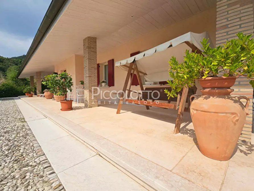 Immagine 4 di Villa in vendita  in via San Martino a Cornuda