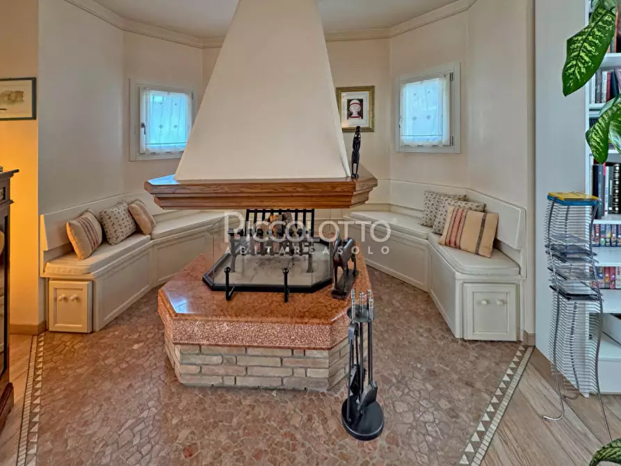 Immagine 5 di Villa in vendita  in via San Martino a Cornuda