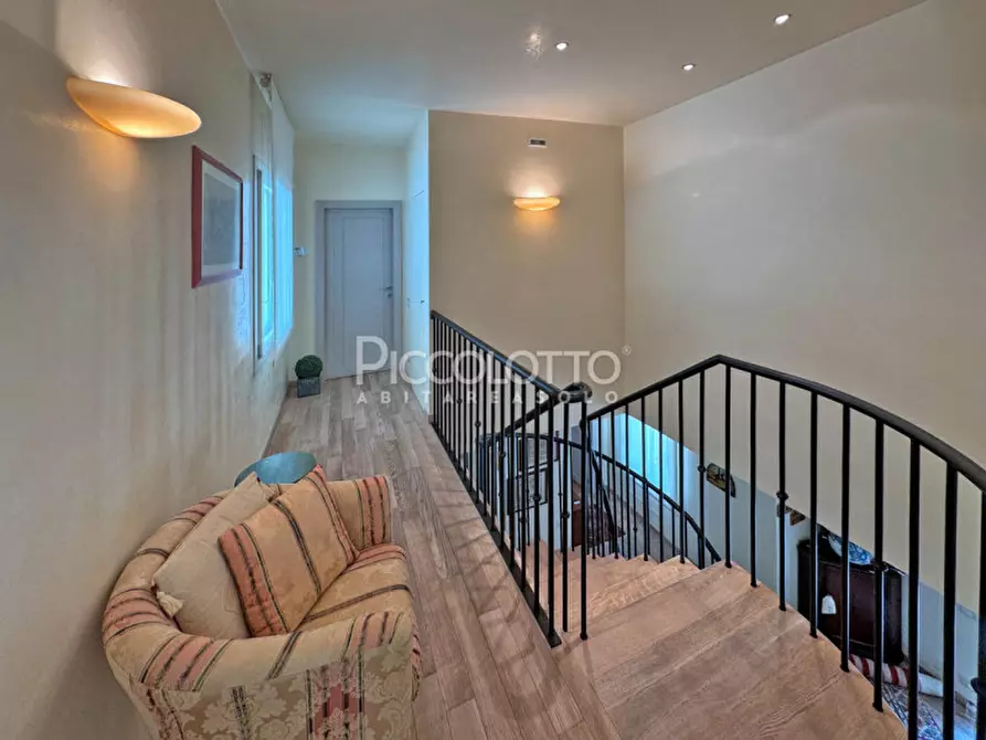 Immagine 10 di Villa in vendita  in via San Martino a Cornuda