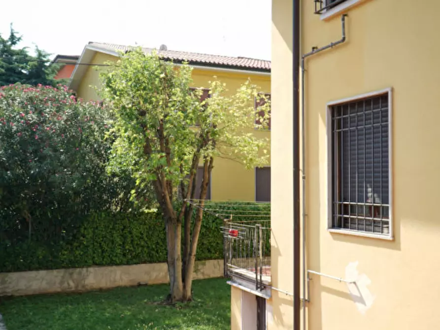 Immagine 90 di Casa bifamiliare in vendita  in via Alfonsine 3 a Verona