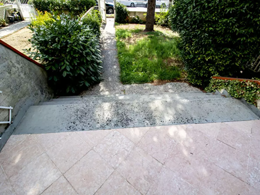 Immagine 2 di Villetta a schiera in vendita  a Prato