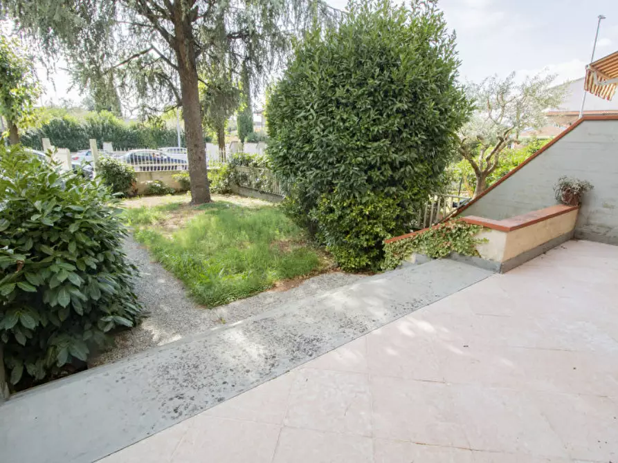 Immagine 5 di Villetta a schiera in vendita  a Prato