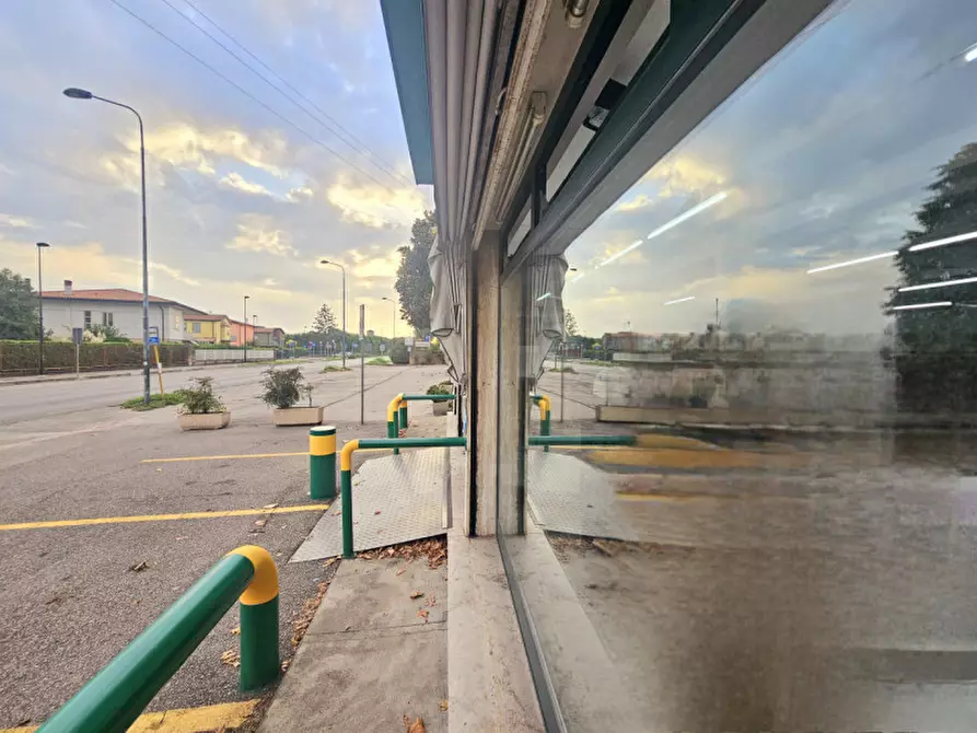 Immagine 2 di Negozio in vendita  in VIA PADANA INFERIORE a Este