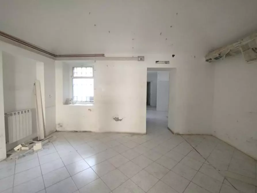 Immagine 6 di Negozio in vendita  in Via San Donato 29 a Torino