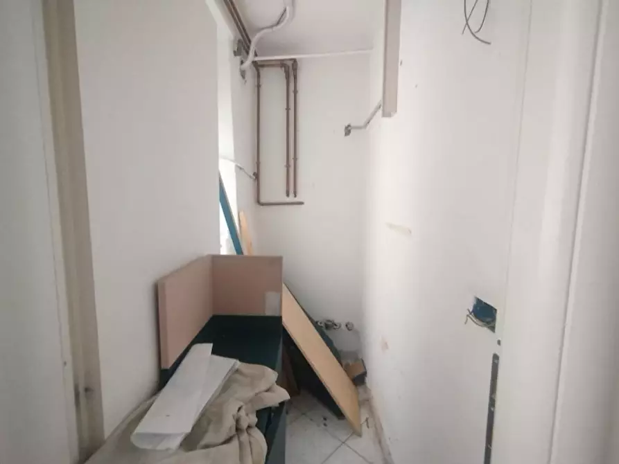 Immagine 11 di Negozio in vendita  in Via San Donato 29 a Torino