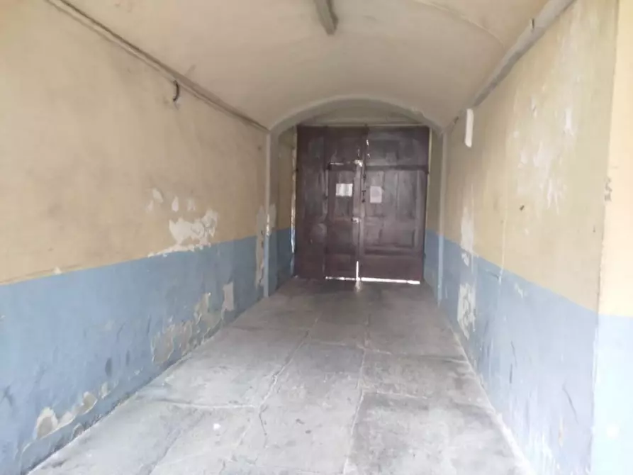 Immagine 12 di Negozio in vendita  in Via San Donato 29 a Torino