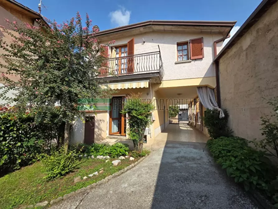 Immagine 4 di Casa indipendente in vendita  in Via Martignago a Ome