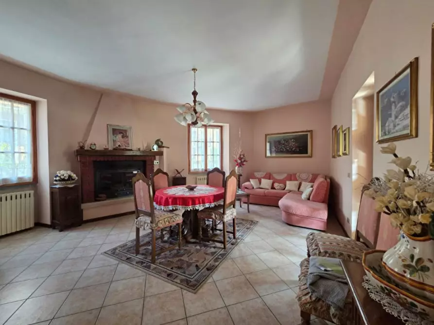 Immagine 9 di Casa indipendente in vendita  in Via Martignago a Ome