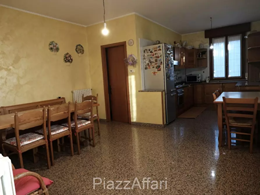 Immagine 7 di Villa in vendita  in Correzzola a Correzzola