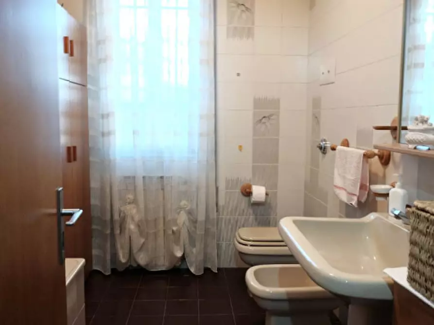 Immagine 14 di Villa in vendita  in Correzzola a Correzzola