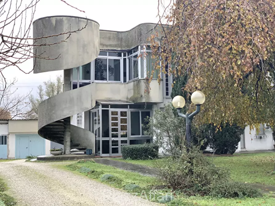 Immagine 17 di Villa in vendita  in Correzzola a Correzzola