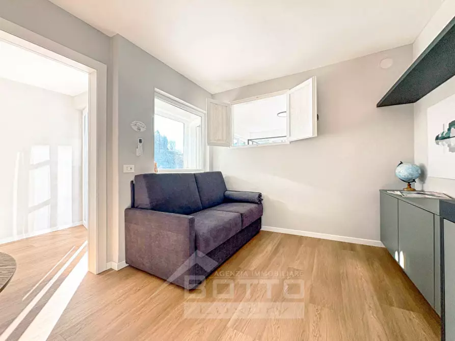 Immagine 7 di Appartamento in vendita  in pisogno via peroni 2 a Miasino