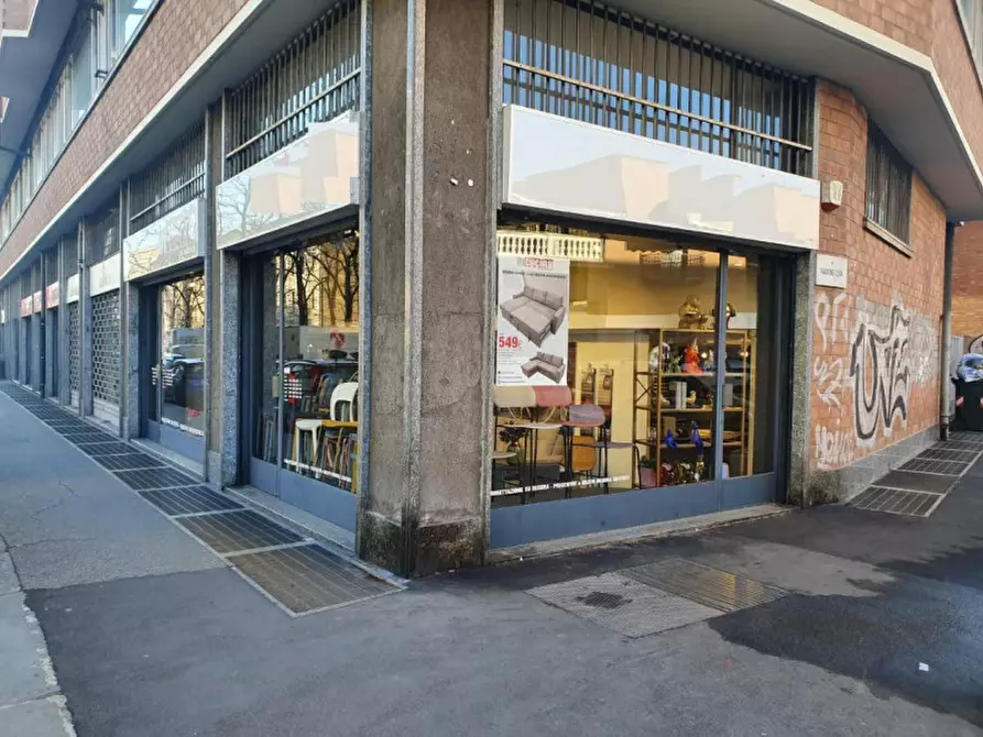 Immagine 1 di Negozio in affitto  in Corso Racconigi 26 a Torino